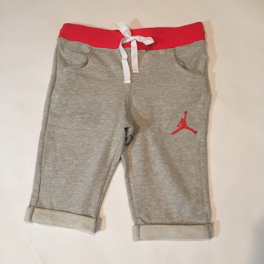 JORDAN NWT girls Bermuda sweat shorts size Medium